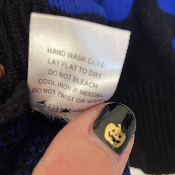 Akira Women’s Blue/Black Large Houndstooth Crop Sweater Size M EUC - Picture 6 of 6